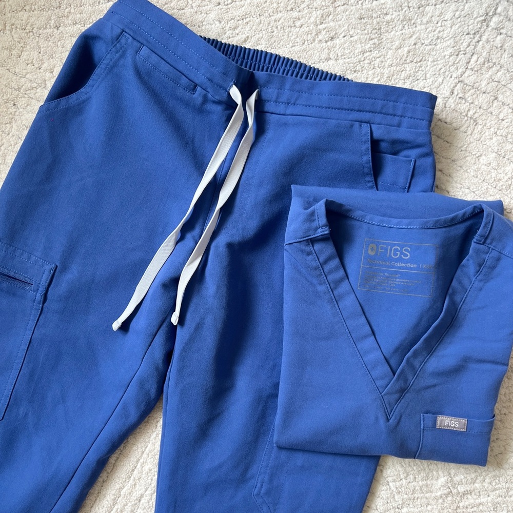 FIGS Scrub Set (Catarina Top & Yola Skinny Pants)